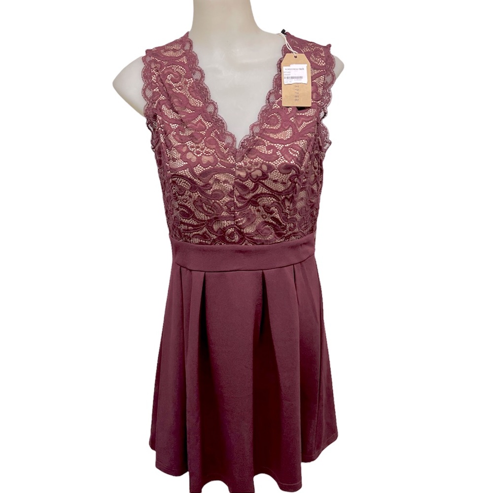 BLU PEPPER Dress Size M Cranberry partial Lace Sleeveless Fit Flare Deep…